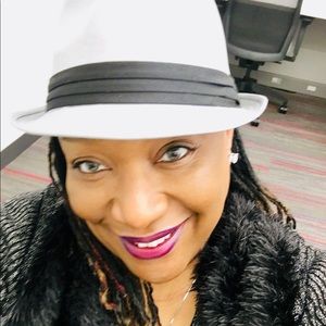 Meet your Posher, Nikki